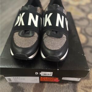 DKNY Women's Sneakers - Black and Silver
